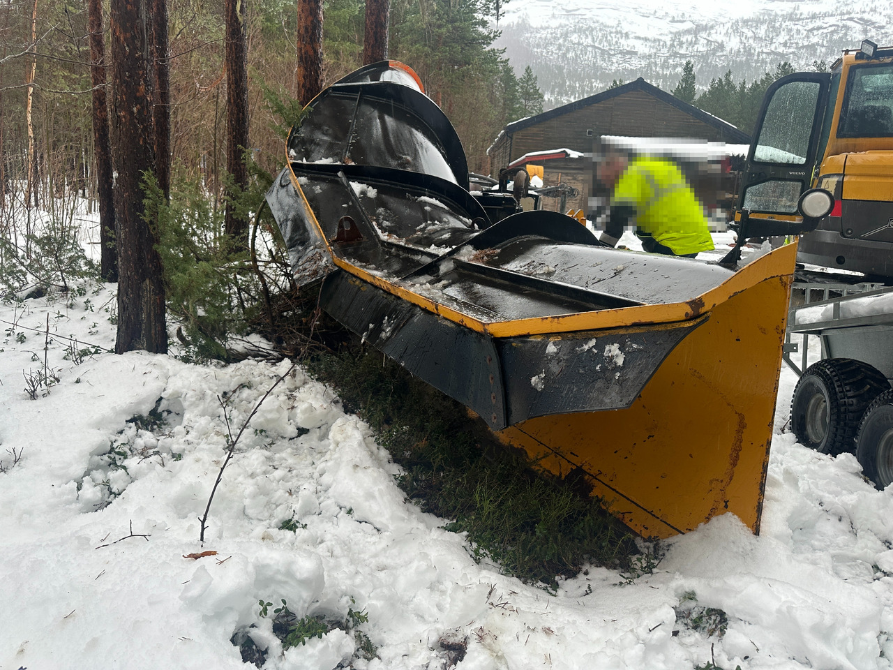 GMI 1997 GMI KDA 260 diagonalplog - Навесное оборудование для Грузовиков: фото 1 GMI 1997 GMI KDA 260 diagonalplog - Навесное оборудование для Грузовиков: фото 1