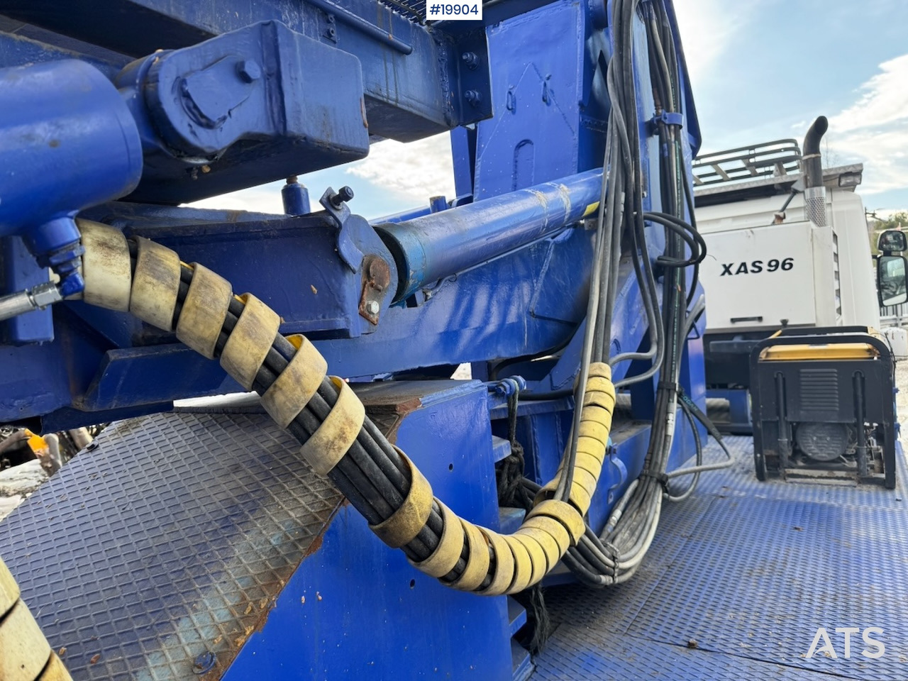 Грузовик с подъемником Scania P114: фото 36