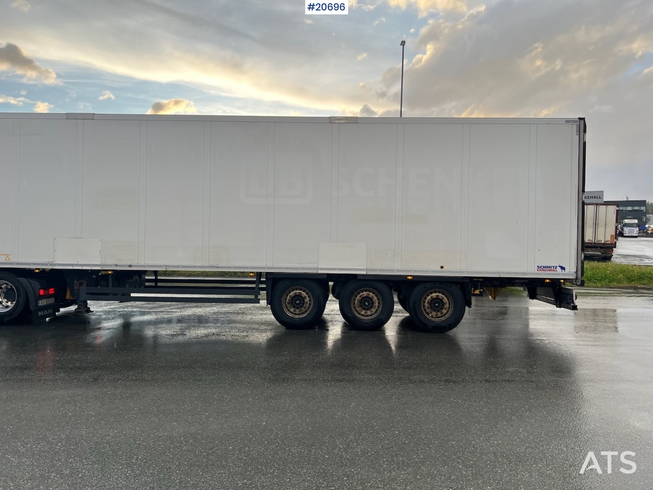 Schmitz thermotralle m/ Ny FRC godkjenning til 6/2028 , bommer, 2 temp soner & ny service - Полуприцеп-рефрижератор: фото 3 Schmitz thermotralle m/ Ny FRC godkjenning til 6/2028 , bommer, 2 temp soner & ny service - Полуприцеп-рефрижератор: фото 3