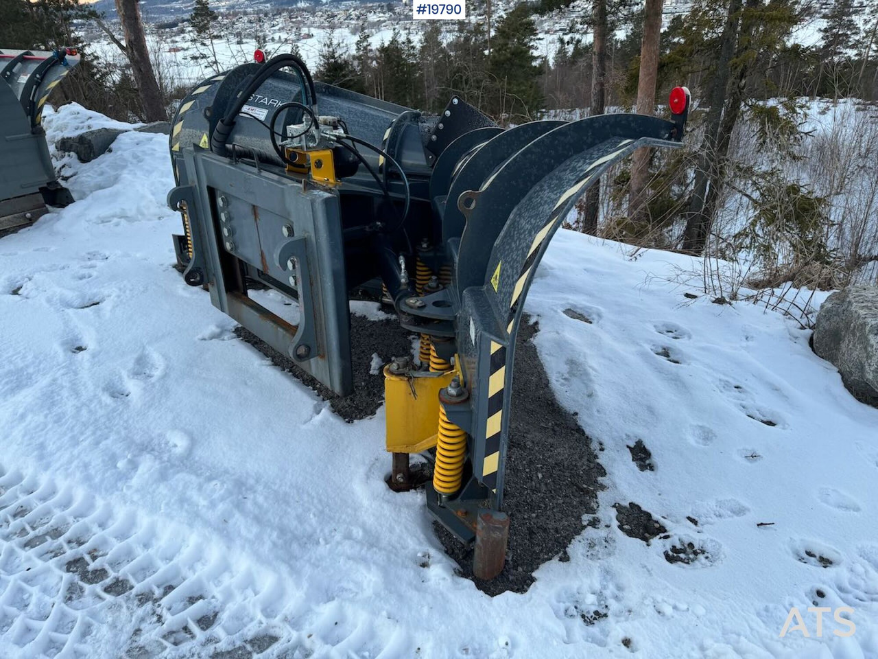Stark NL3200 V-plog - Отвал для снега: фото 4 Stark NL3200 V-plog - Отвал для снега: фото 4