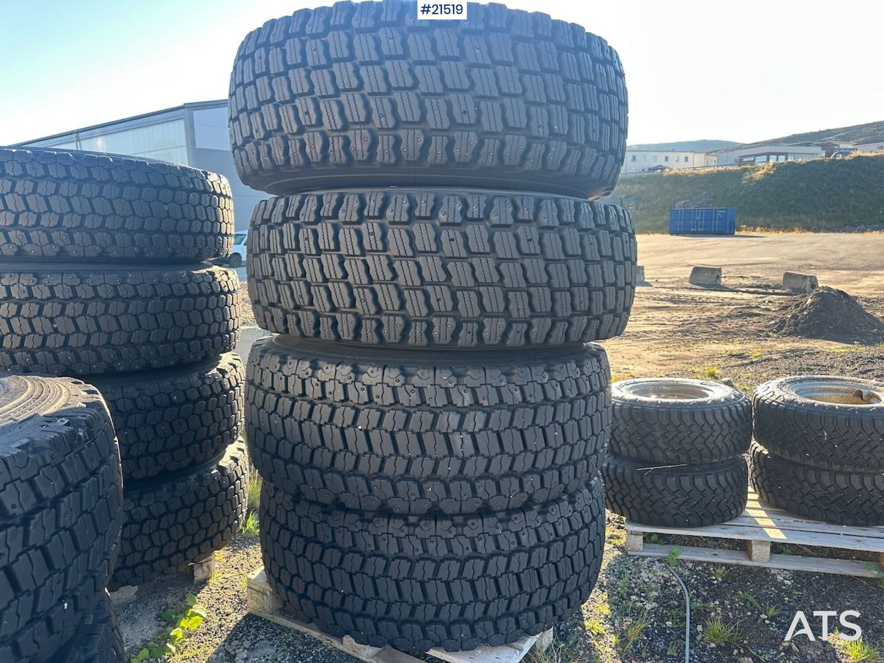 Triangle hjullaster dekk på felg til Volvo L110 hjullaster - Шина для Строительной техники: фото 3 Triangle hjullaster dekk på felg til Volvo L110 hjullaster - Шина для Строительной техники: фото 3