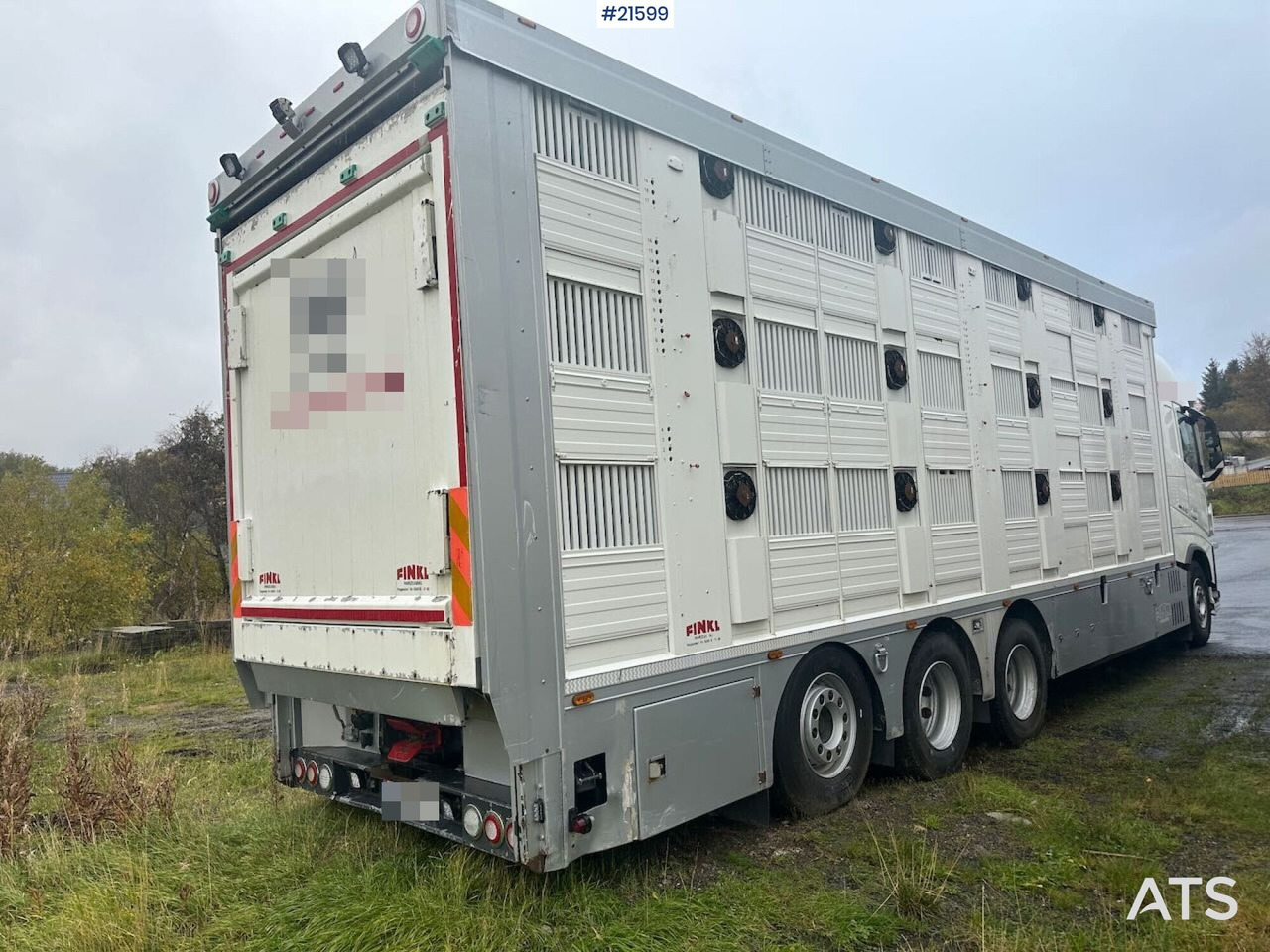 Volvo 540 8x4 dyrebil m/ Finkl påbygg, onspot og godkjent til 225 dyr - Грузовик для перевозки животных: фото 2 Volvo 540 8x4 dyrebil m/ Finkl påbygg, onspot og godkjent til 225 dyr - Грузовик для перевозки животных: фото 2