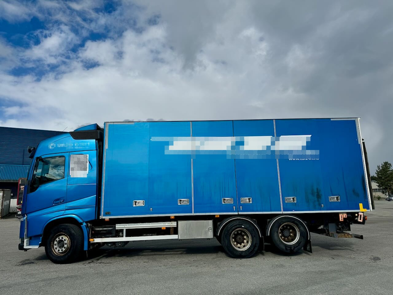 Volvo FH540 - Грузовик с закрытым кузовом: фото 2 Volvo FH540 - Грузовик с закрытым кузовом: фото 2