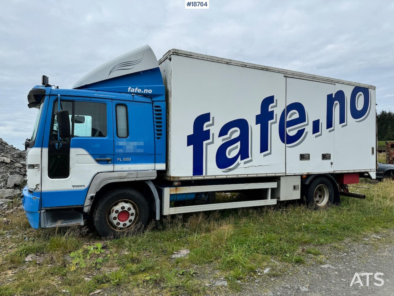 Volvo FL220 - Грузовик с закрытым кузовом: фото 2 Volvo FL220 - Грузовик с закрытым кузовом: фото 2