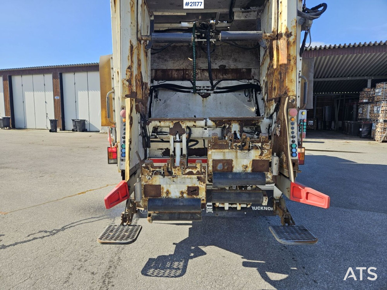 Volvo FM370 6x2 1-kammer komprimatorbil med Zoeller påbygg - Мусоровоз: фото 4 Volvo FM370 6x2 1-kammer komprimatorbil med Zoeller påbygg - Мусоровоз: фото 4