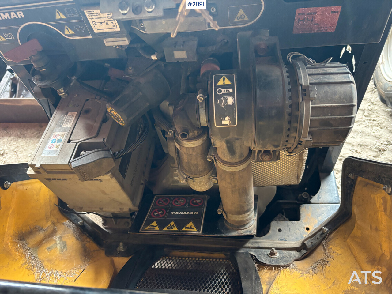 Yanmar C08 - Гусеничный самосвал: фото 3 Yanmar C08 - Гусеничный самосвал: фото 3