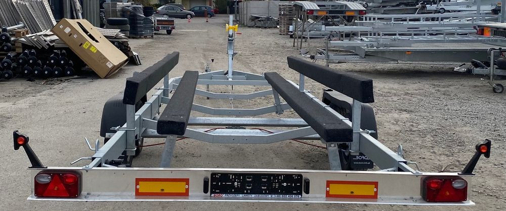 Boro PRZYCZEPA PODŁODZIOWA STYL AMERYKAŃSKI 7,30m - Лодочный прицеп: фото 4 Boro PRZYCZEPA PODŁODZIOWA STYL AMERYKAŃSKI 7,30m - Лодочный прицеп: фото 4