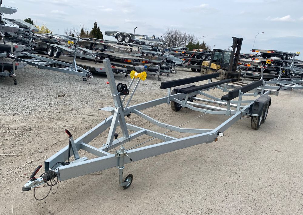 Boro PRZYCZEPA PODŁODZIOWA STYL AMERYKAŃSKI 7,30m - Лодочный прицеп: фото 2 Boro PRZYCZEPA PODŁODZIOWA STYL AMERYKAŃSKI 7,30m - Лодочный прицеп: фото 2