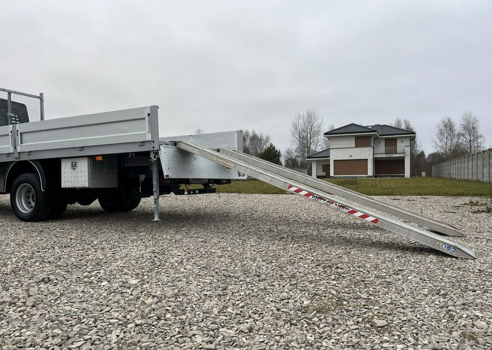 Iveco Daily - Малотоннажный бортовой грузовик: фото 4 Iveco Daily - Малотоннажный бортовой грузовик: фото 4