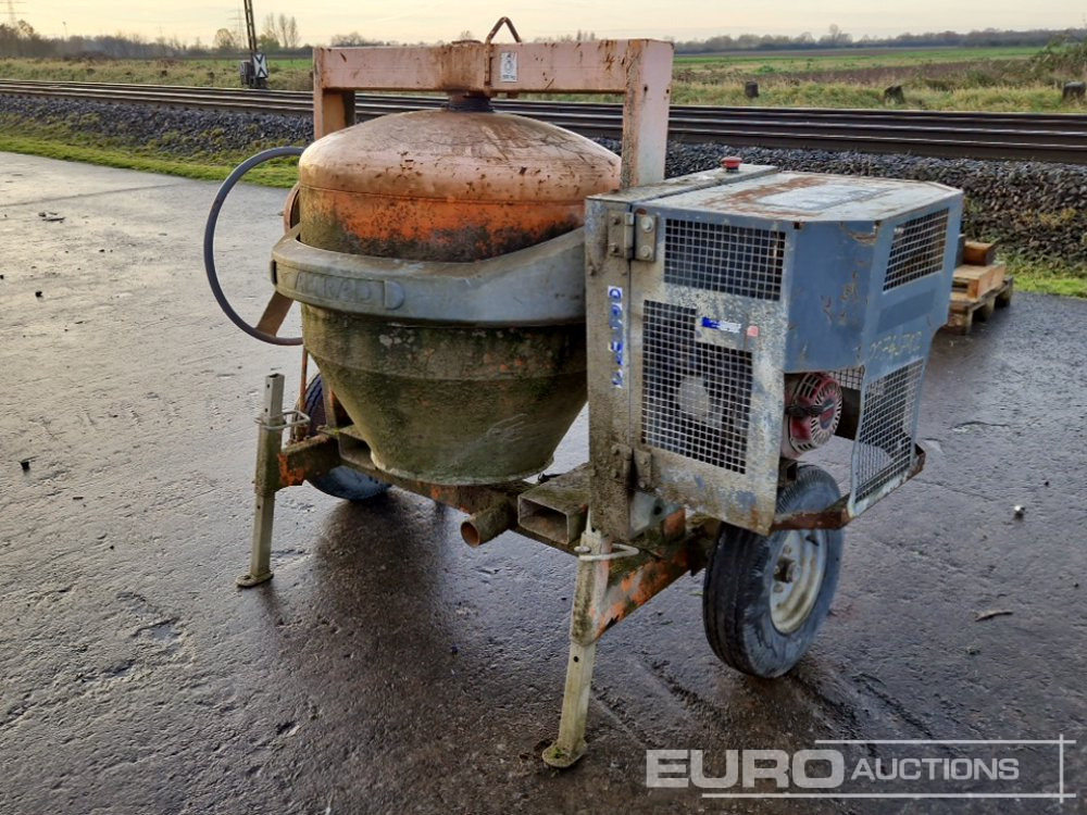 2010 Altrad Concrete Mixer, 350 Litre, Honda Engine - Бетономешалка: фото 2 2010 Altrad Concrete Mixer, 350 Litre, Honda Engine - Бетономешалка: фото 2