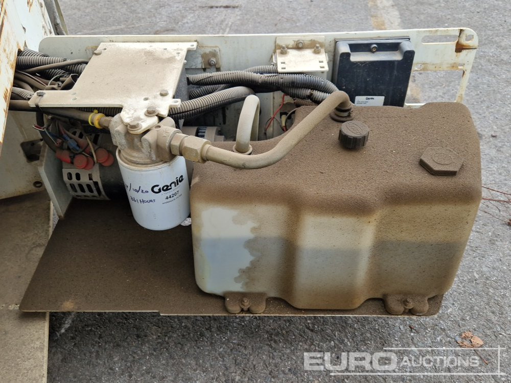 Ножничный подъемник 2013 Genie GS-3232: фото 19 Ножничный подъемник 2013 Genie GS-3232: фото 19