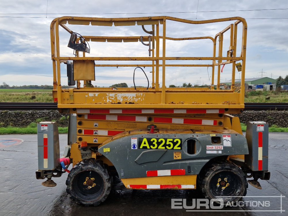 2013 Haulotte Compact 12DX - Ножничный подъемник: фото 2 2013 Haulotte Compact 12DX - Ножничный подъемник: фото 2