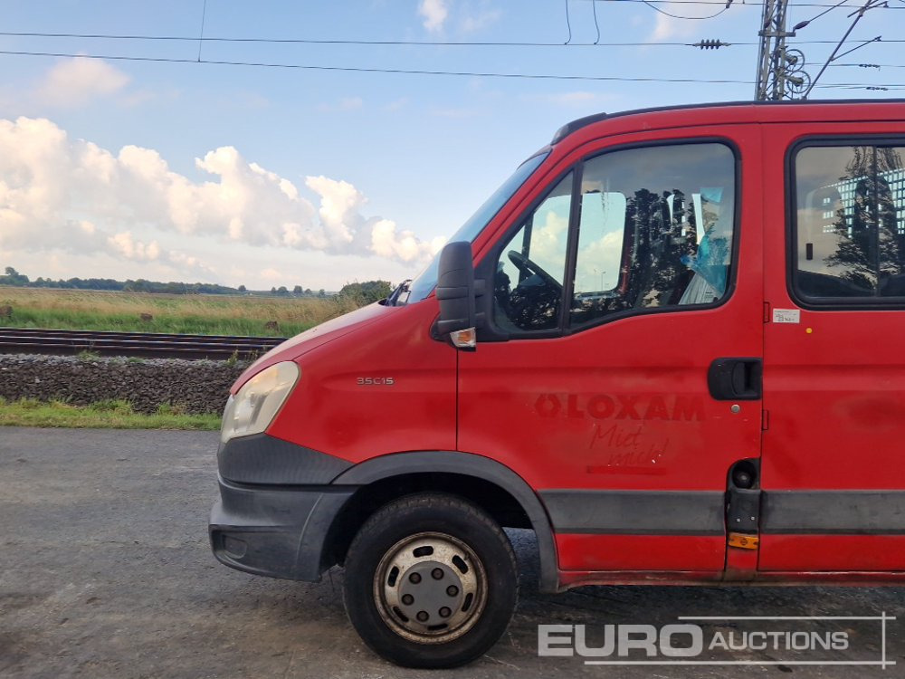2013 Iveco Crew Cab Pick Up, Automatic Gearbox, Drop side - Малотоннажный бортовой грузовик: фото 3 2013 Iveco Crew Cab Pick Up, Automatic Gearbox, Drop side - Малотоннажный бортовой грузовик: фото 3