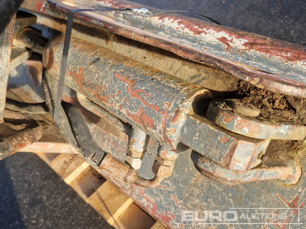 Ковш 56" Hydraulic Tilt Ditching Bucket to suit MS03: фото 6 Ковш 56" Hydraulic Tilt Ditching Bucket to suit MS03: фото 6