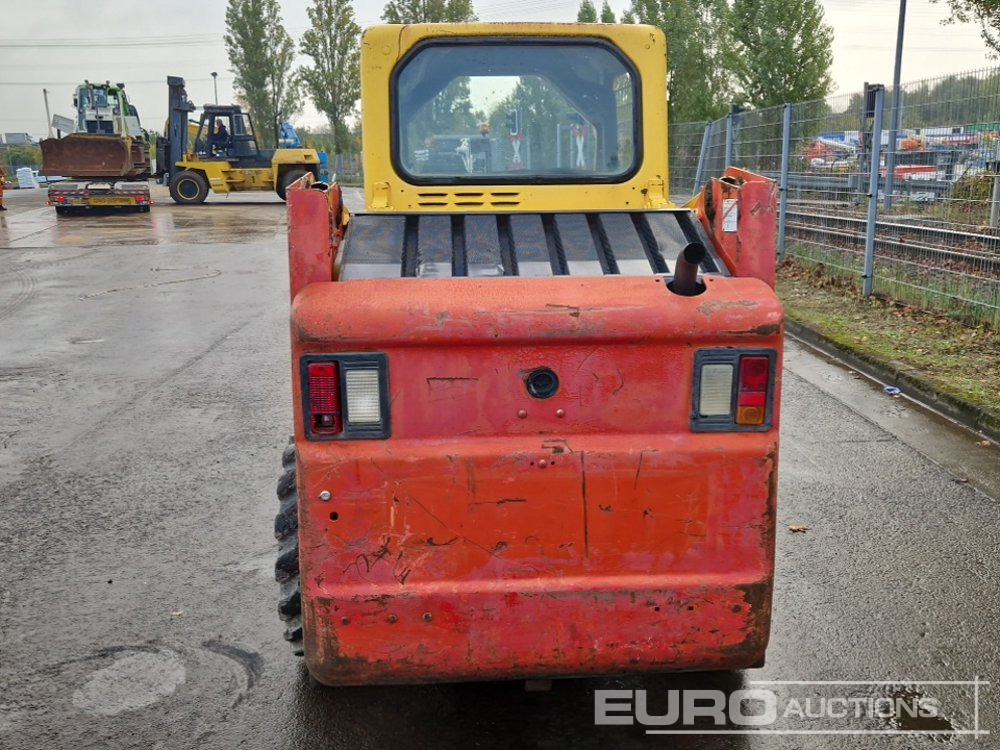 Bobcat S130 - Мини-погрузчик с бортовым поворотом: фото 4 Bobcat S130 - Мини-погрузчик с бортовым поворотом: фото 4