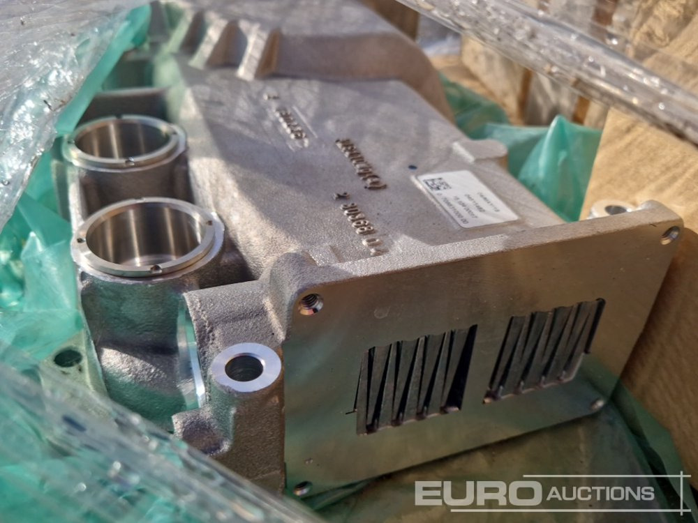 Isuzu Turbo Charger (3 of), Fuel Pump to suit Yanmar 3TNV70, Transmission Control Unit ZF6009365007+260001038 - Двигатель: фото 2 Isuzu Turbo Charger (3 of), Fuel Pump to suit Yanmar 3TNV70, Transmission Control Unit ZF6009365007+260001038 - Двигатель: фото 2