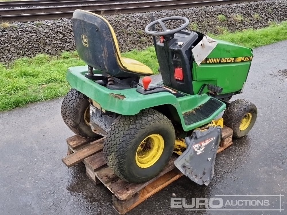 John Deere LX172 - Газонокосилка: фото 4 John Deere LX172 - Газонокосилка: фото 4