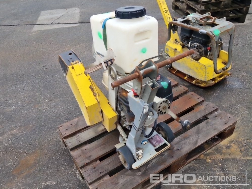 Lissmac COMPACTCUT 300P - Асфальтоукладочная техника: фото 3 Lissmac COMPACTCUT 300P - Асфальтоукладочная техника: фото 3