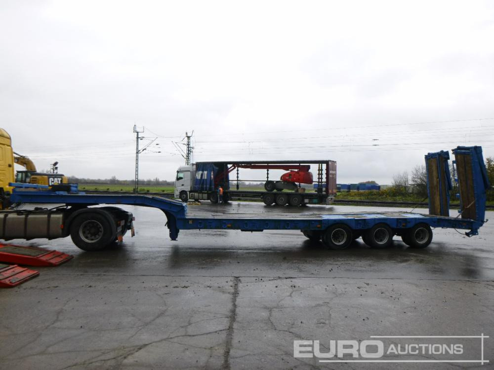 McCauley 3136 - Низкорамный полуприцеп: фото 2 McCauley 3136 - Низкорамный полуприцеп: фото 2