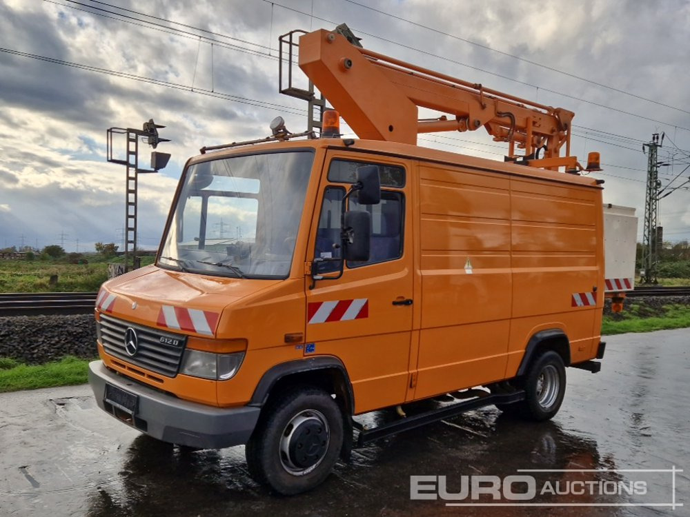 Mercedes 612D - Грузовик с подъемником: фото 1 Mercedes 612D - Грузовик с подъемником: фото 1