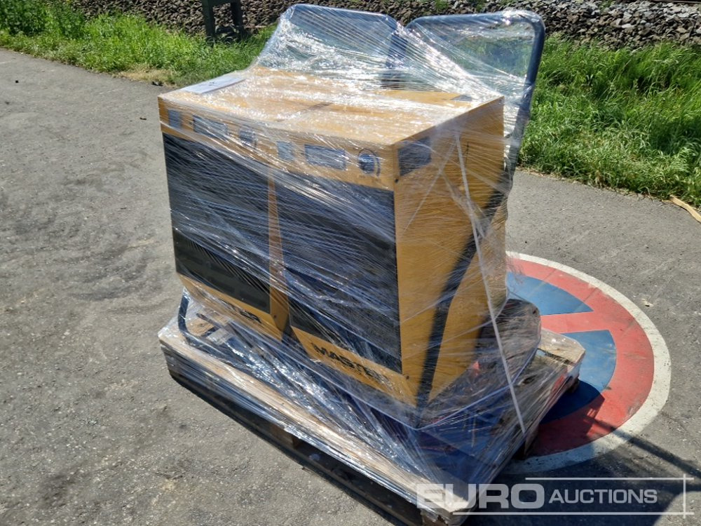 Pallet of Master Dehumidifier (2 of) - Строительное оборудование: фото 1 Pallet of Master Dehumidifier (2 of) - Строительное оборудование: фото 1