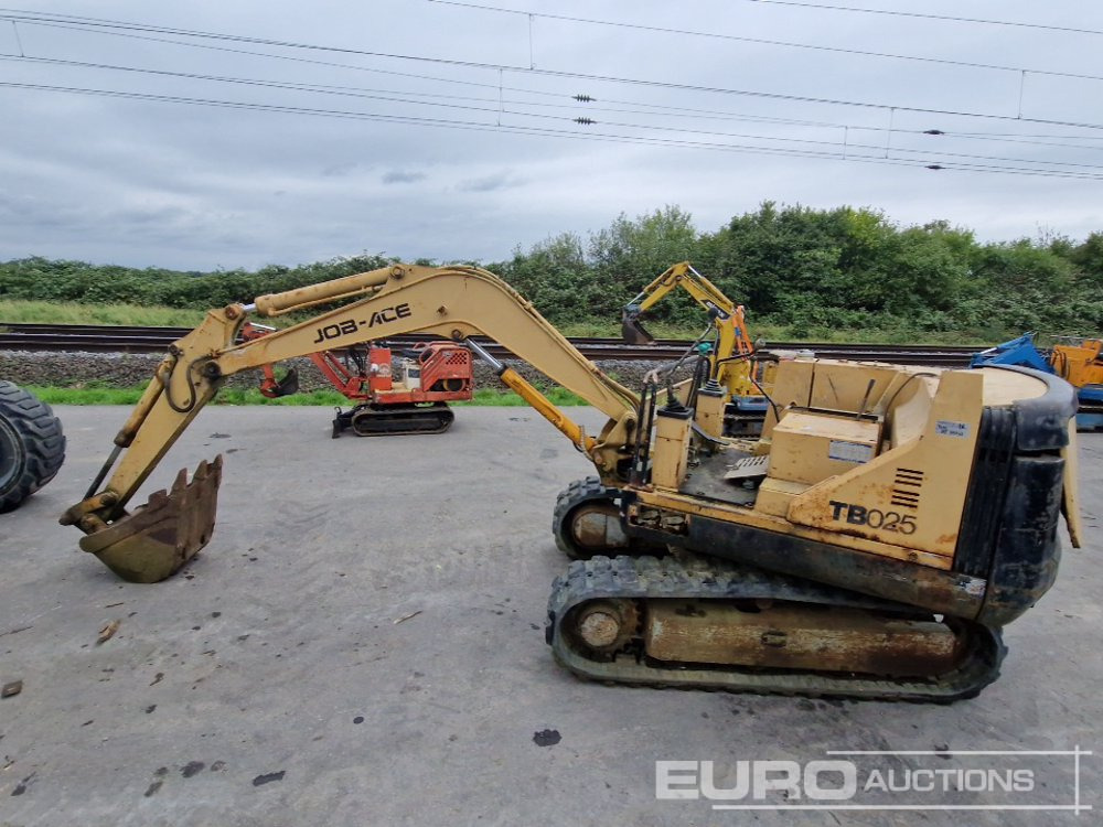 Takeuchi TB025 - Мини-экскаватор: фото 2 Takeuchi TB025 - Мини-экскаватор: фото 2