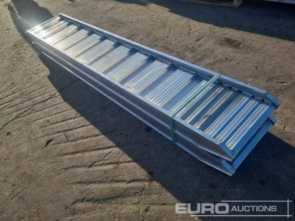 Unused 148.30L Aluminium Loading Ramps (2 of) 9000kg Capacity, 3000mm Length - Погрузочная рампа: фото 4 Unused 148.30L Aluminium Loading Ramps (2 of) 9000kg Capacity, 3000mm Length - Погрузочная рампа: фото 4