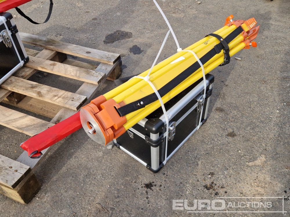 Unused 2025 SKLP Self-Leveling Rotary Laser Level with Batteries, Receiver, Tripod, Grade Rod - Оборудование для гаражей/ Мастерских: фото 2 Unused 2025 SKLP Self-Leveling Rotary Laser Level with Batteries, Receiver, Tripod, Grade Rod - Оборудование для гаражей/ Мастерских: фото 2