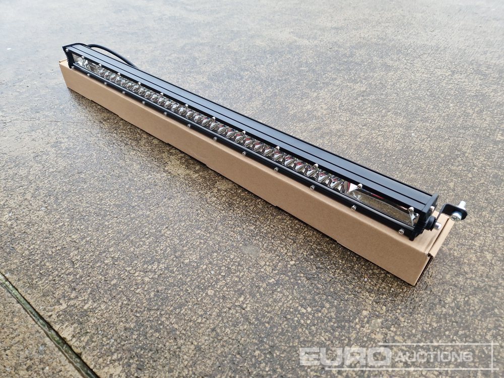 Unused 25" 240W Combo Beam LED Light Bar, Mounting Brackets, IP68 Waterproof - Строительное оборудование: фото 1 Unused 25" 240W Combo Beam LED Light Bar, Mounting Brackets, IP68 Waterproof - Строительное оборудование: фото 1