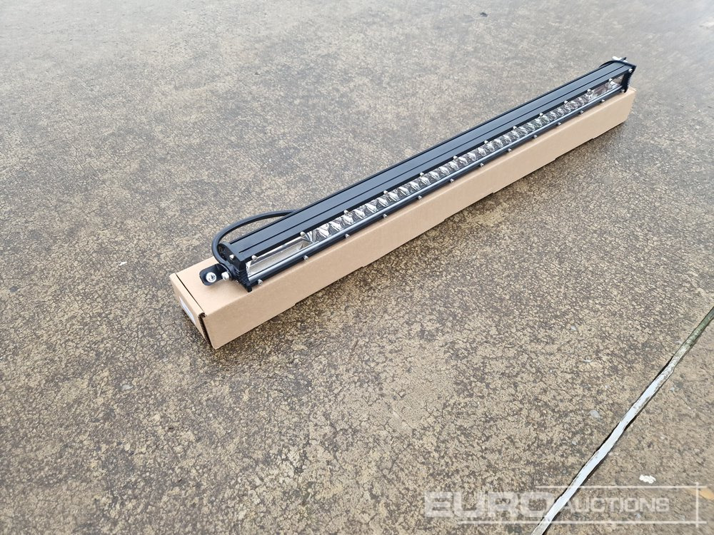 Unused 25" 240W Combo Beam LED Light Bar, Mounting Brackets, IP68 Waterproof - Строительное оборудование: фото 4 Unused 25" 240W Combo Beam LED Light Bar, Mounting Brackets, IP68 Waterproof - Строительное оборудование: фото 4