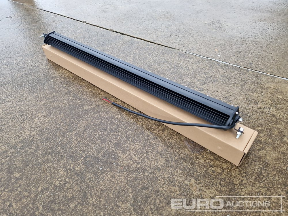 Unused 25" 240W Combo Beam LED Light Bar, Mounting Brackets, IP68 Waterproof - Строительное оборудование: фото 3 Unused 25" 240W Combo Beam LED Light Bar, Mounting Brackets, IP68 Waterproof - Строительное оборудование: фото 3