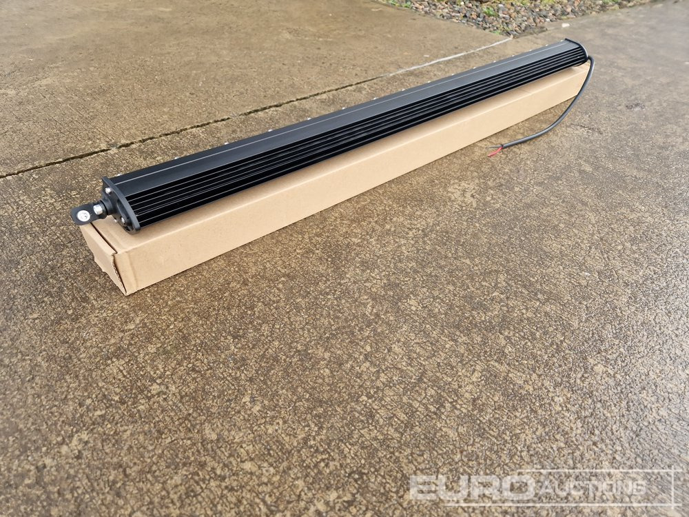 Unused 32" 300W Combo Beam LED Light Bar, Mounting Brackets, IP68 Waterproof - Строительное оборудование: фото 2 Unused 32" 300W Combo Beam LED Light Bar, Mounting Brackets, IP68 Waterproof - Строительное оборудование: фото 2