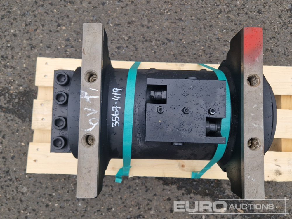 Unused HTM6.8 Tilt Motor to suit 6-8 Ton Excavator, weight 84kg - Сцепное устройство: фото 5 Unused HTM6.8 Tilt Motor to suit 6-8 Ton Excavator, weight 84kg - Сцепное устройство: фото 5