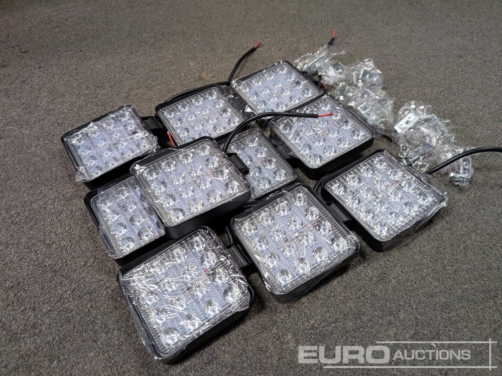 Unused LED Work Lights, 48w, 12V/24V, Adjustable Bracket, IP67 Waterproof, 6000k White (10 of) - Строительное оборудование: фото 1 Unused LED Work Lights, 48w, 12V/24V, Adjustable Bracket, IP67 Waterproof, 6000k White (10 of) - Строительное оборудование: фото 1
