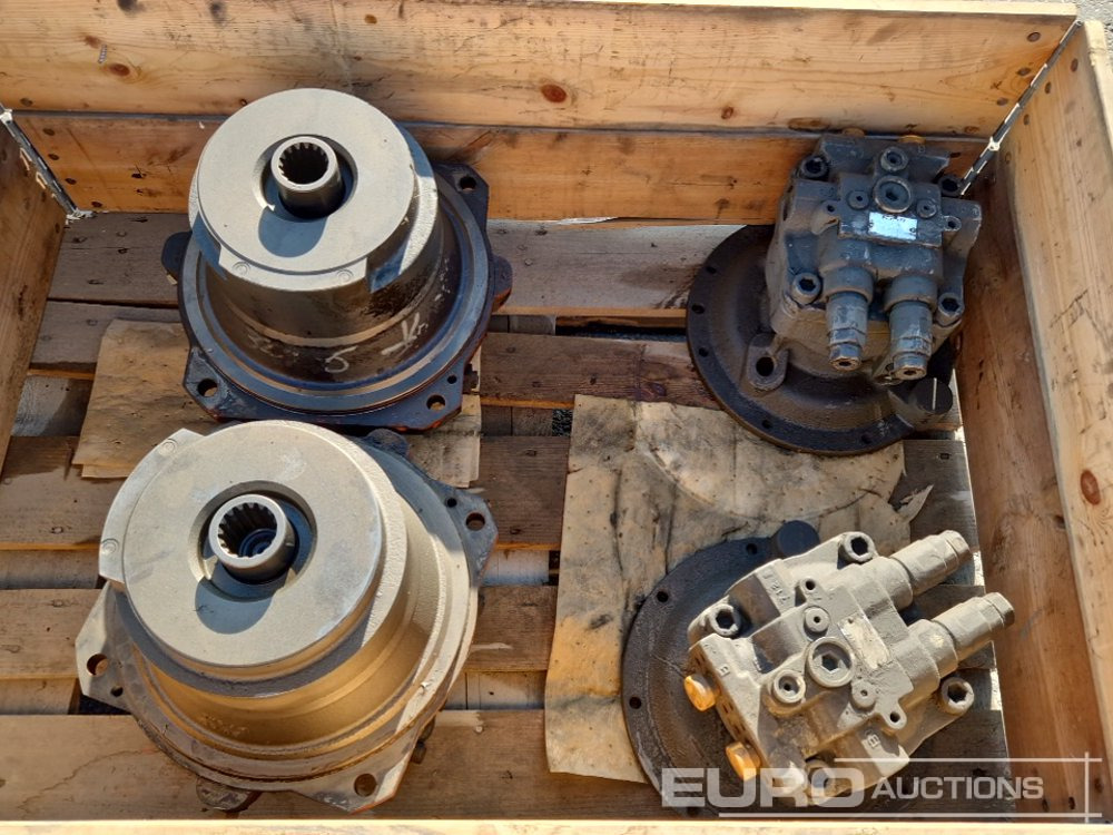 Drive Motor (2 of) Swing Motor (2 of) to suit Hitachi ZX870 - Запчасти: фото 1 Drive Motor (2 of) Swing Motor (2 of) to suit Hitachi ZX870 - Запчасти: фото 1