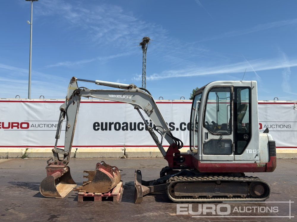 2004 Takeuchi TB135 - Мини-экскаватор: фото 2 2004 Takeuchi TB135 - Мини-экскаватор: фото 2