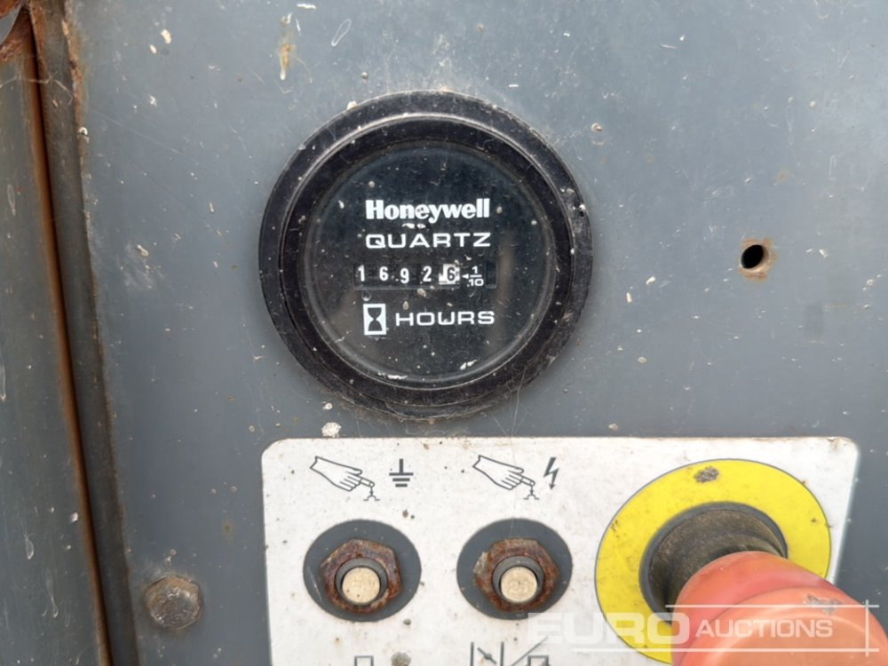 Ножничный подъемник 2013 SkyJack SJ6826RT: фото 23