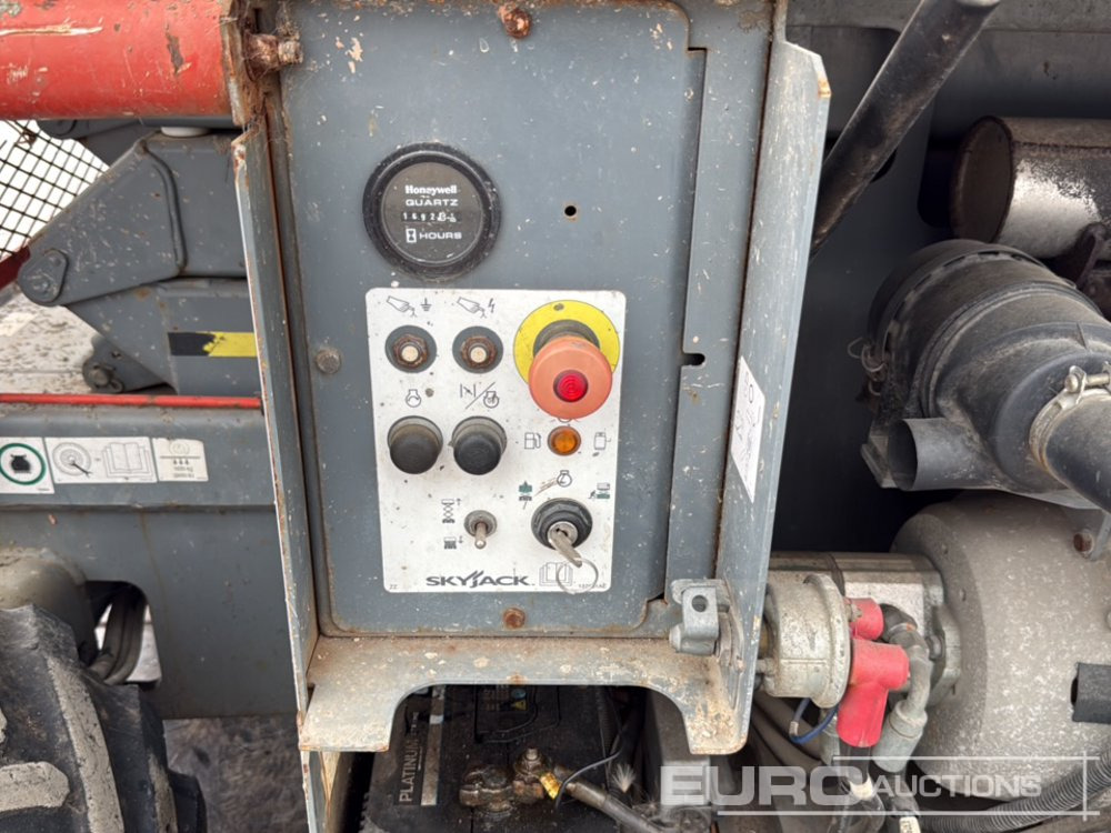 Ножничный подъемник 2013 SkyJack SJ6826RT: фото 22