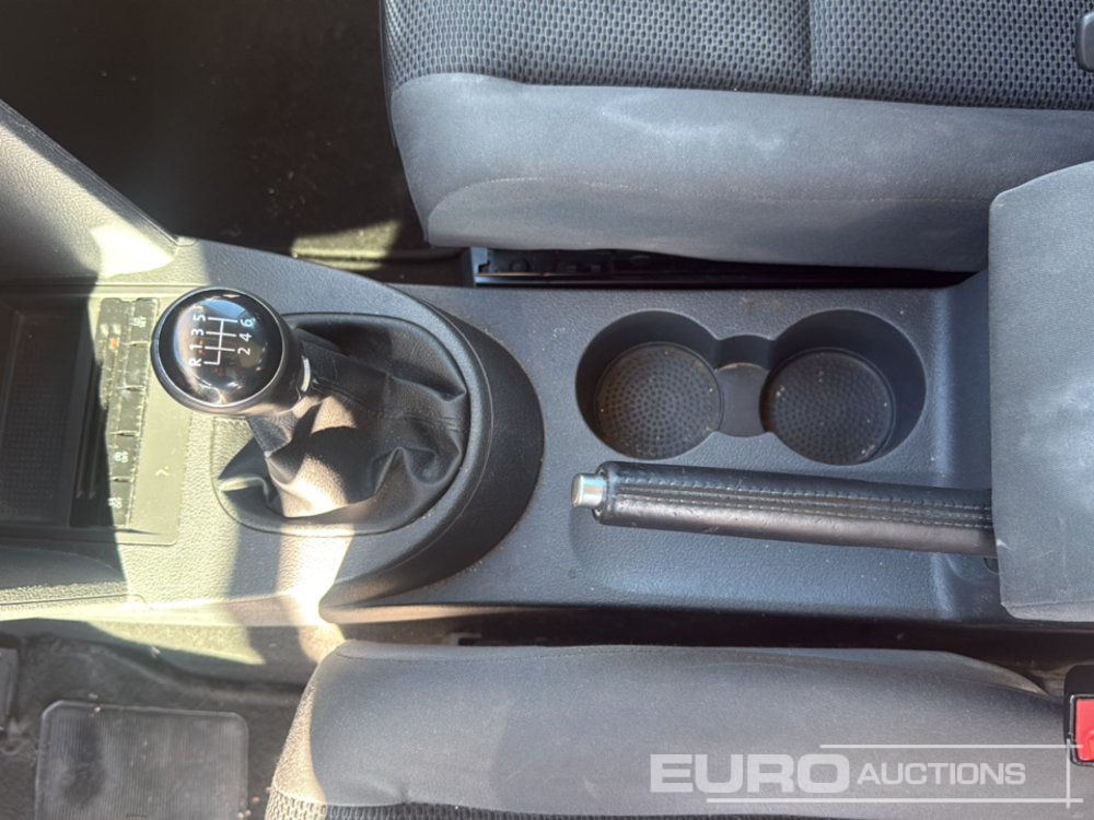 Легковой автомобиль 2015 Volkswagen Touran: фото 16