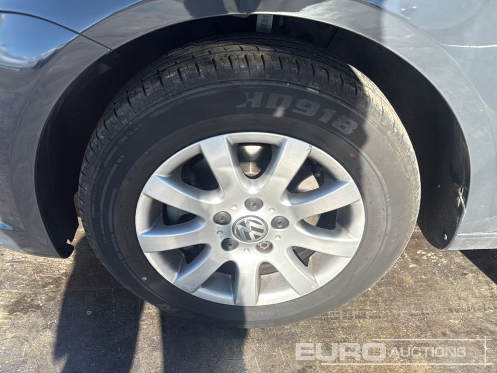 Легковой автомобиль 2015 Volkswagen Touran: фото 23