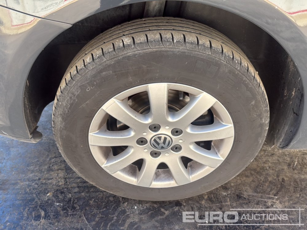 Легковой автомобиль 2015 Volkswagen Touran: фото 10