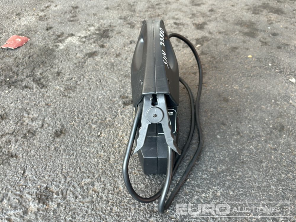 Battery Starter 12V - Оборудование для гаражей/ Мастерских: фото 4 Battery Starter 12V - Оборудование для гаражей/ Мастерских: фото 4