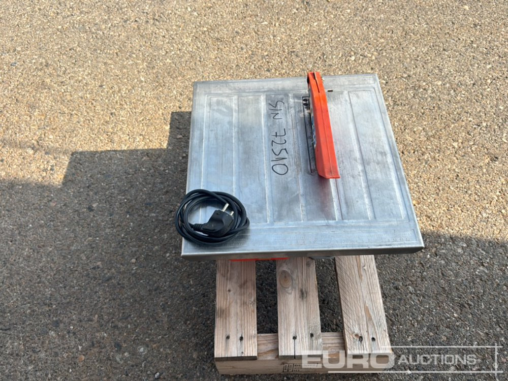Electric Circular Saw / Sierra Circular Eléctrica - Строительное оборудование: фото 4 Electric Circular Saw / Sierra Circular Eléctrica - Строительное оборудование: фото 4