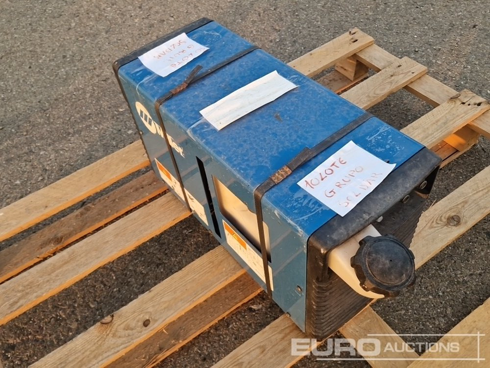 Miller Welding Machine (Incomplete) - Строительное оборудование: фото 4 Miller Welding Machine (Incomplete) - Строительное оборудование: фото 4