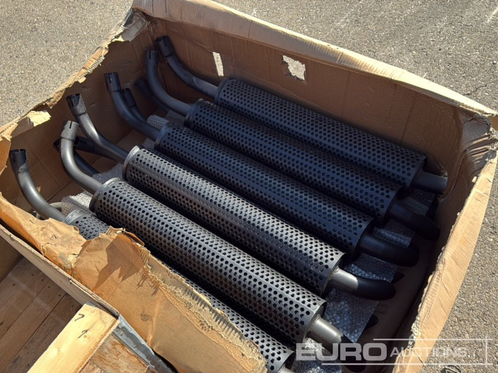 Pallet of Exhaust Silencers to Suit Deuz Motors for Ausa (12 of) - Строительное оборудование: фото 1 Pallet of Exhaust Silencers to Suit Deuz Motors for Ausa (12 of) - Строительное оборудование: фото 1