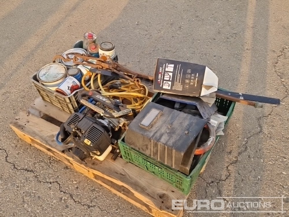 Pallet of Welding Machine, Welding Masks, Generator, Tubs of Paint - Строительное оборудование: фото 3 Pallet of Welding Machine, Welding Masks, Generator, Tubs of Paint - Строительное оборудование: фото 3