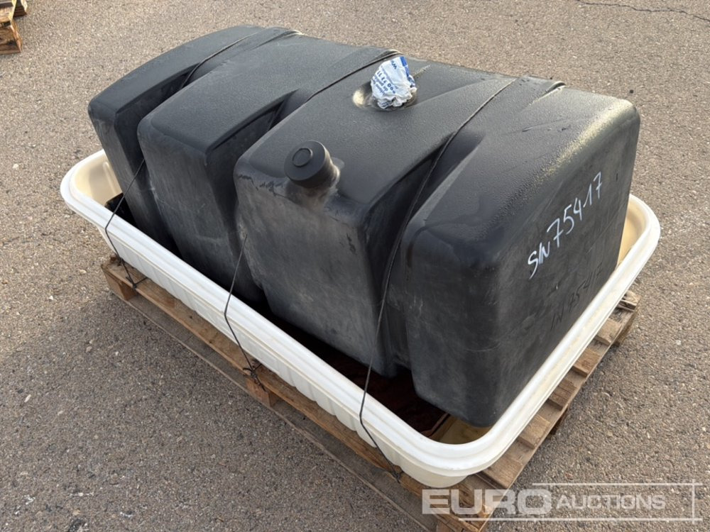 Plastic Fuel Bowser - Резервуар для хранения: фото 1 Plastic Fuel Bowser - Резервуар для хранения: фото 1