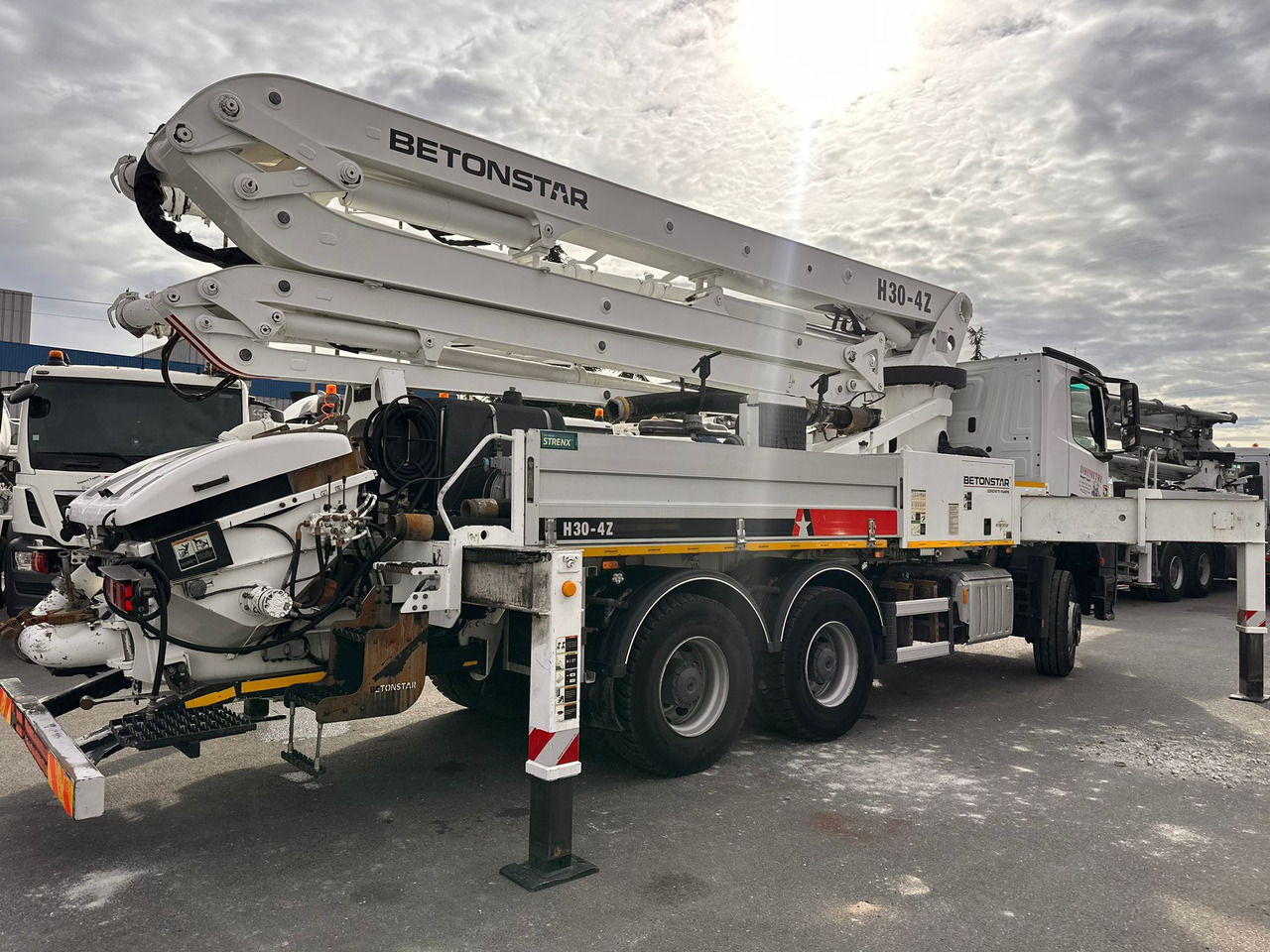 Pompe à béton BetonStar 30m avec cabine Mercedes Benz Arocs 2640 FY-472-KA Année 2021 - Автобетононасос: фото 4 Pompe à béton BetonStar 30m avec cabine Mercedes Benz Arocs 2640 FY-472-KA Année 2021 - Автобетононасос: фото 4