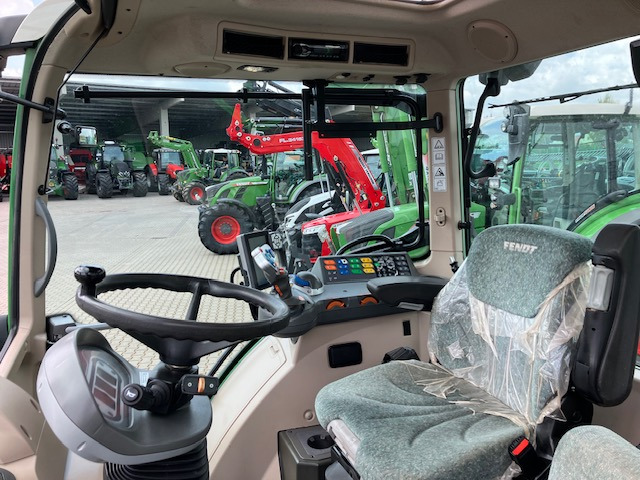 Fendt 313 Vario S4 Profi - Трактор: фото 3 Fendt 313 Vario S4 Profi - Трактор: фото 3