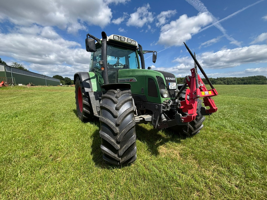 Fendt Favorit 712 Vario - Трактор: фото 2 Fendt Favorit 712 Vario - Трактор: фото 2